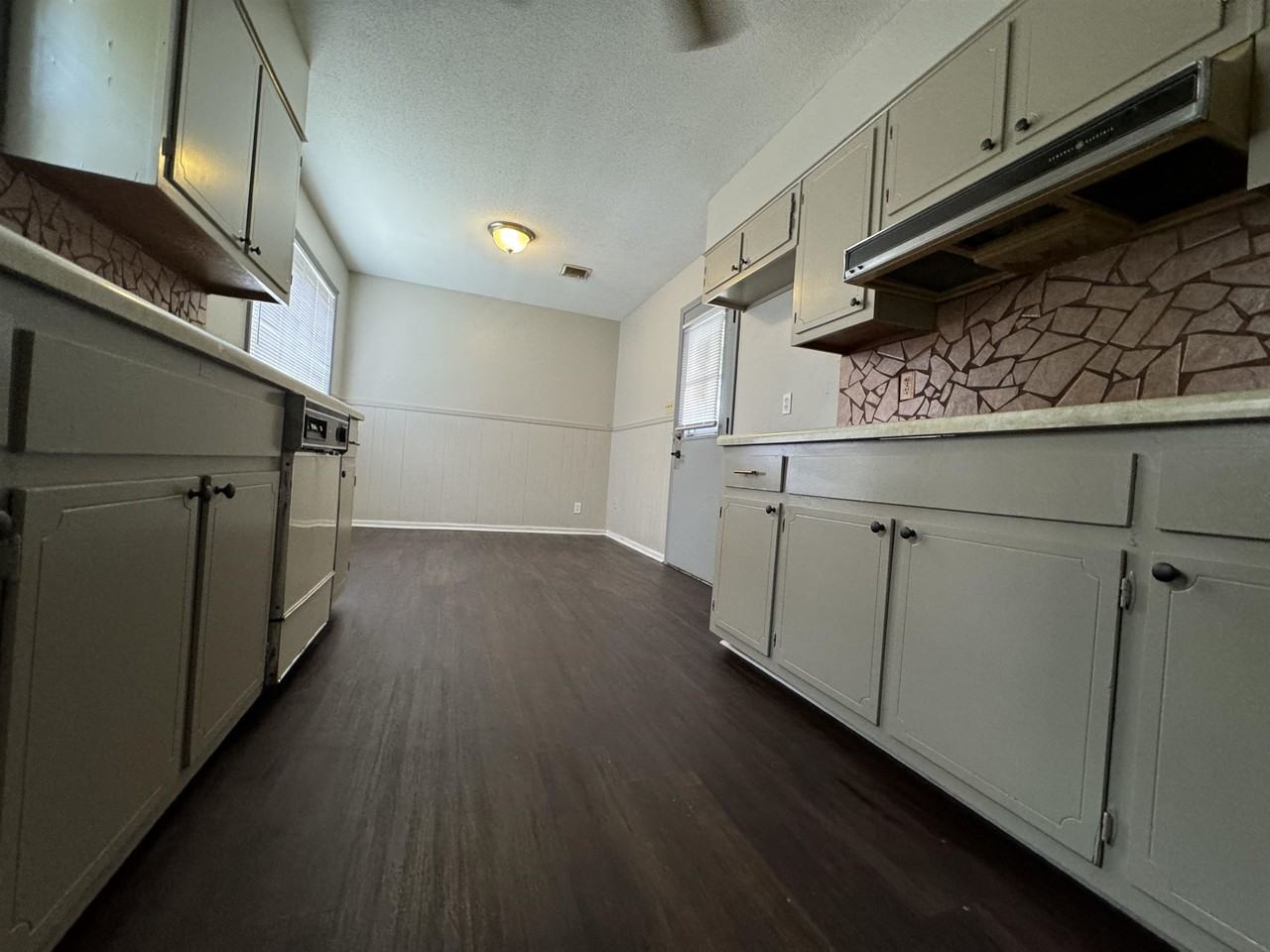 4571 Plato Ave - Photo 6 of 8