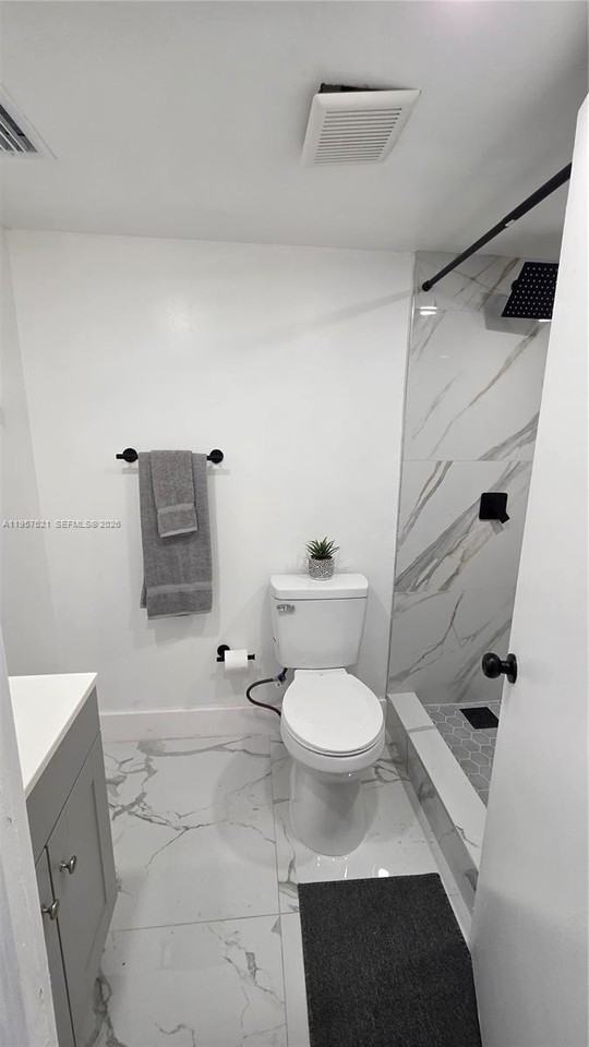 7085 W Sunrise Blvd #7085 - Photo 4 of 32