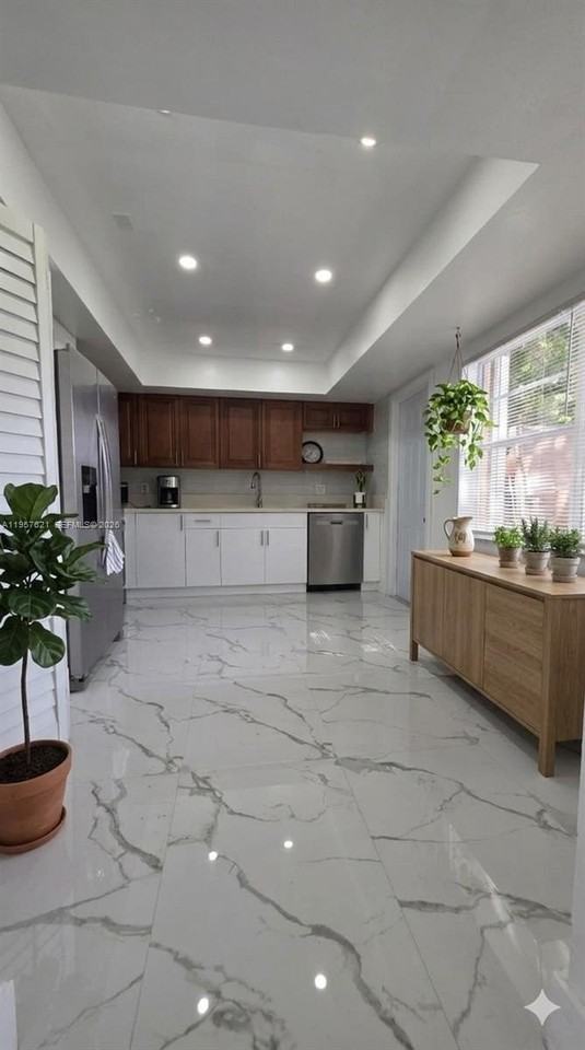 7085 W Sunrise Blvd #7085 - Photo 7 of 32