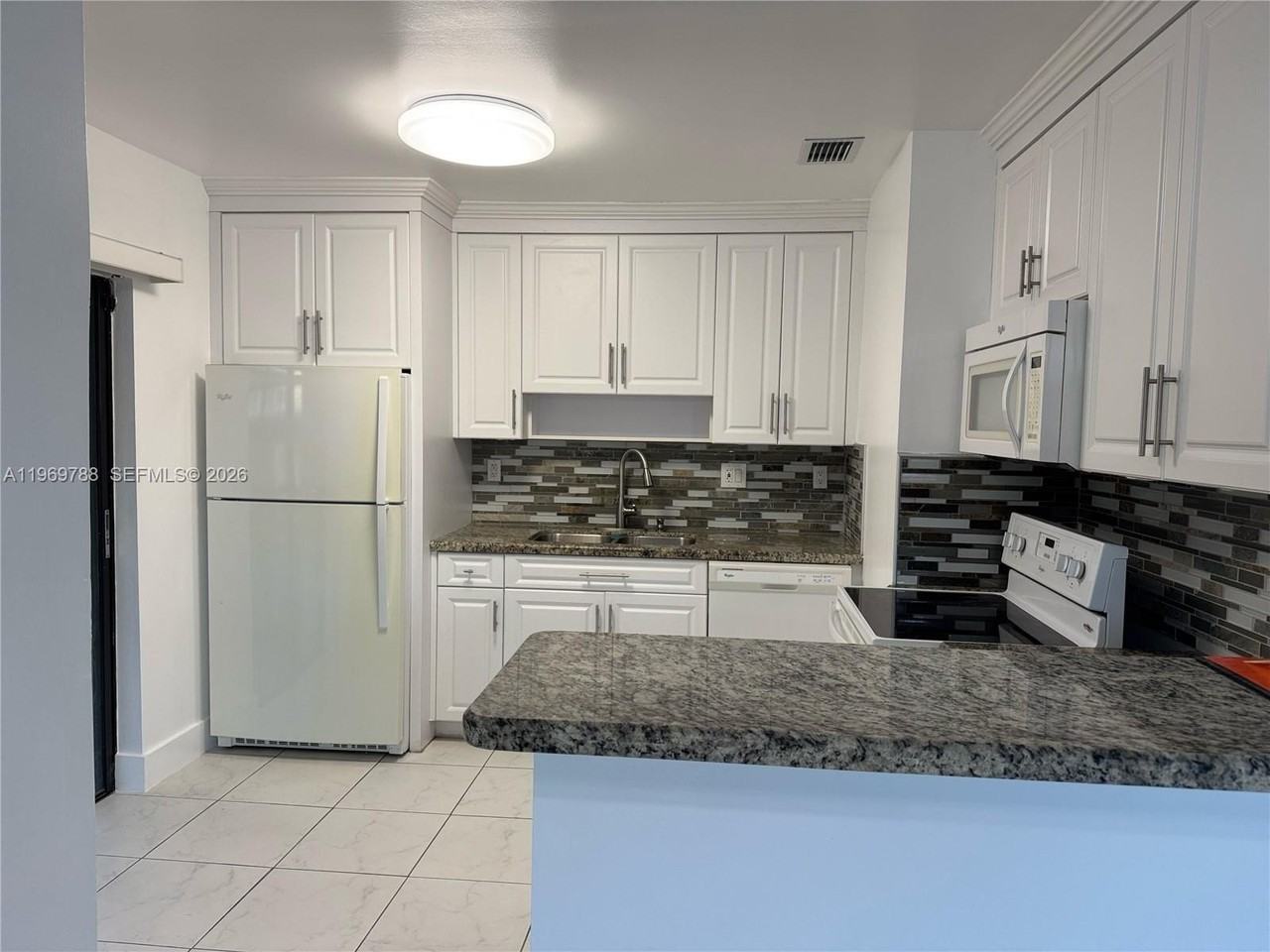 15332 Sw 80th Ln #15332 - Photo 3 of 16