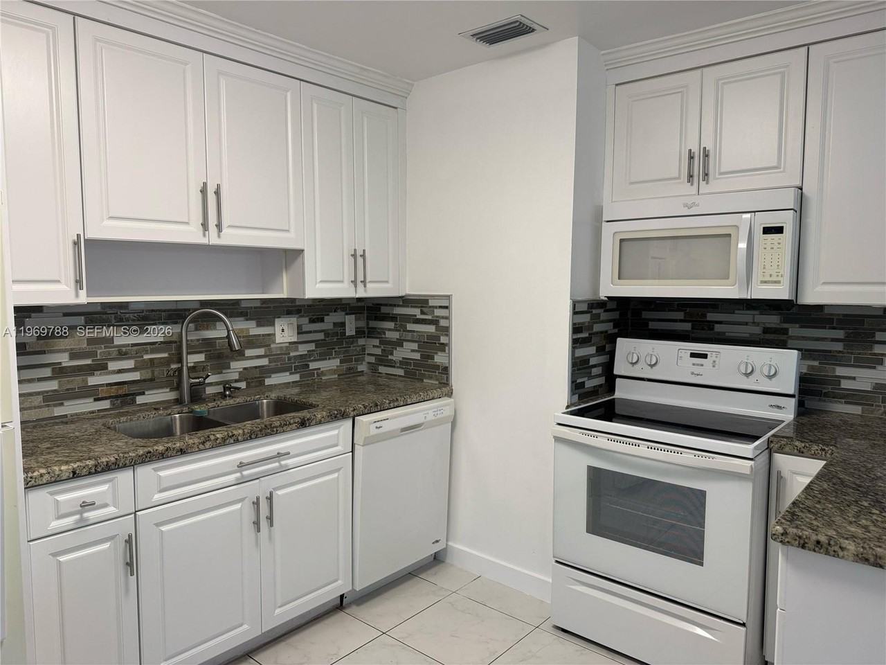 15332 Sw 80th Ln #15332 - Photo 4 of 16