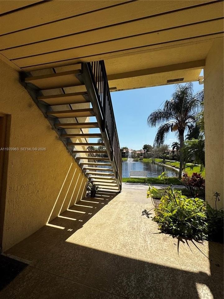 1257 Sw 46th Ave #1804 - Photo 2 of 14