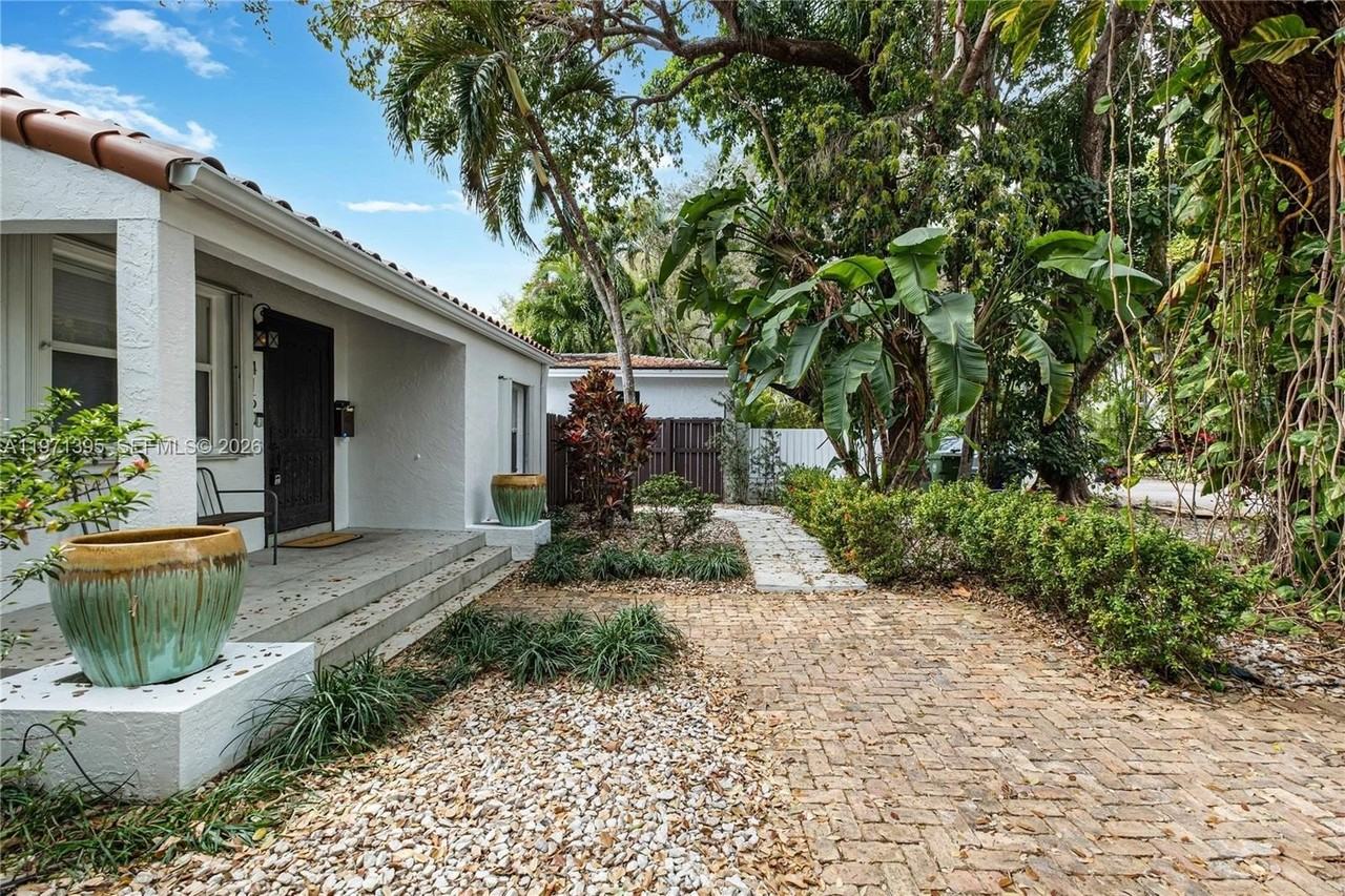 4150 Ventura Ave - Photo 2 of 37