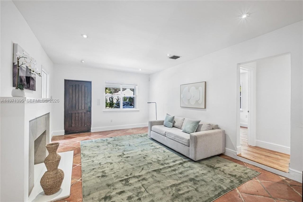 4150 Ventura Ave - Photo 7 of 37