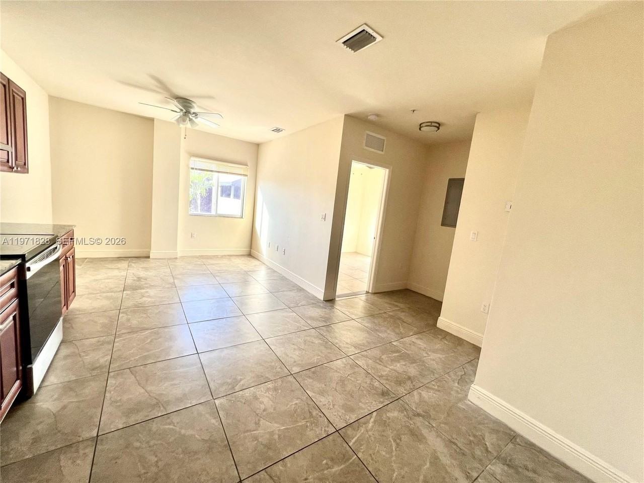 1830 Nw 1st St #10 - Photo 3 of 14