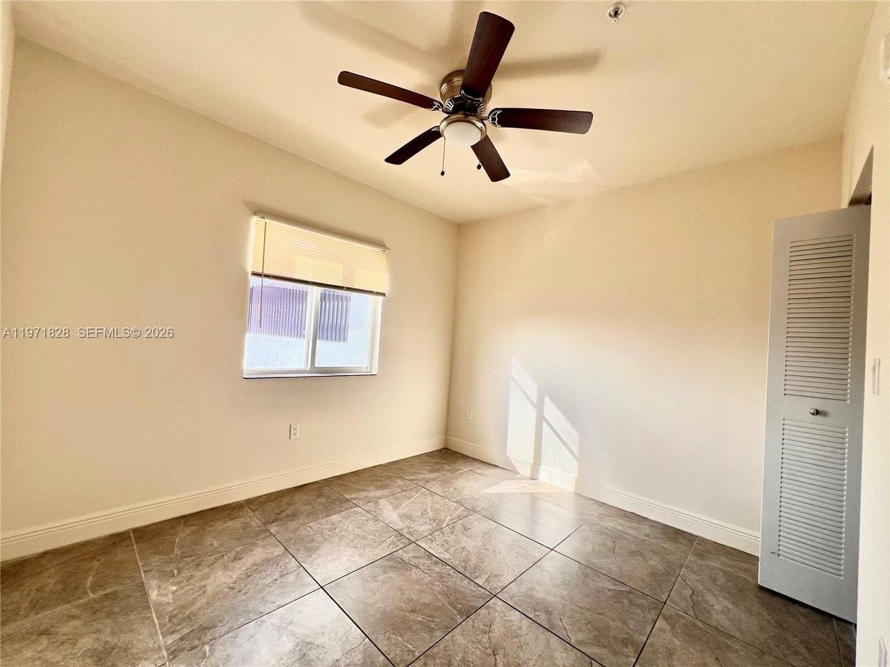 1830 Nw 1st St #10 - Photo 4 of 14