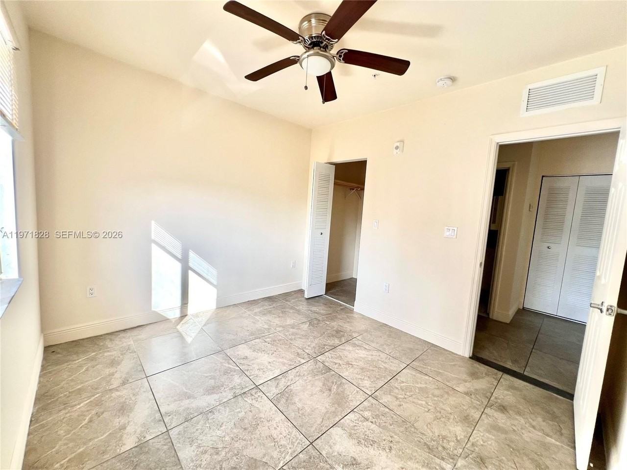 1830 Nw 1st St #10 - Photo 5 of 14