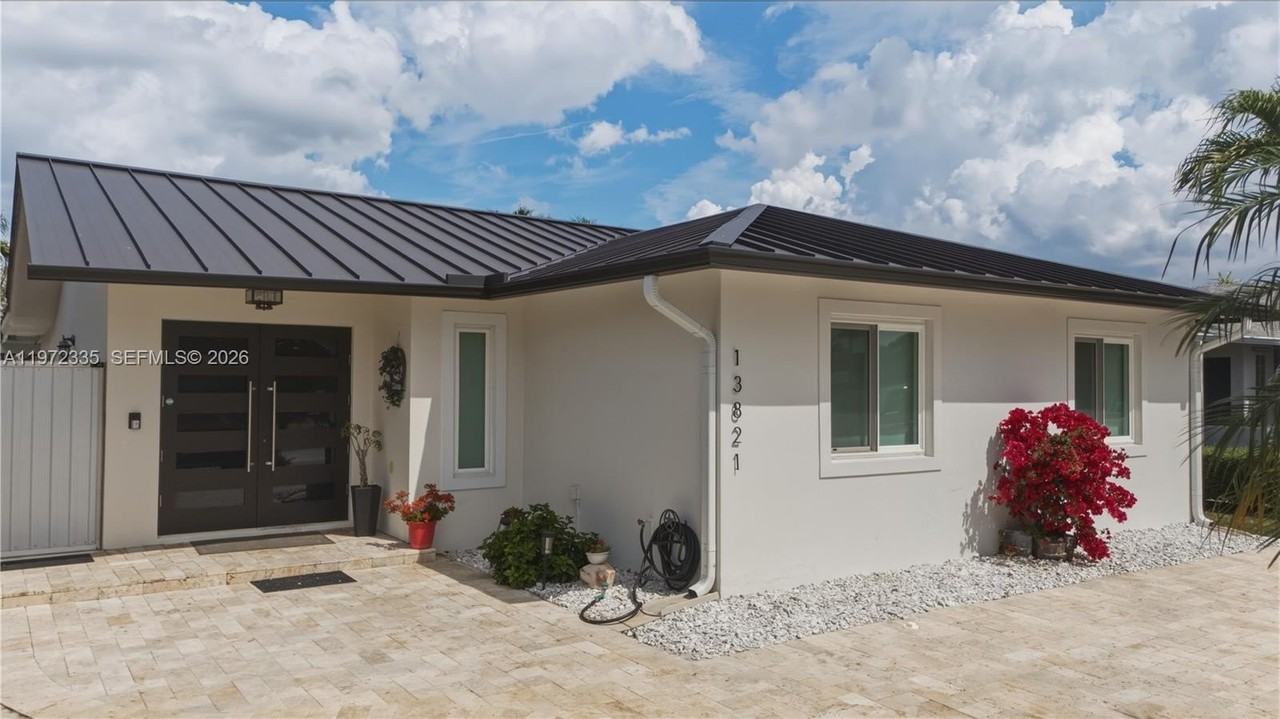 13821 Sw 14th St - Photo 2 of 43