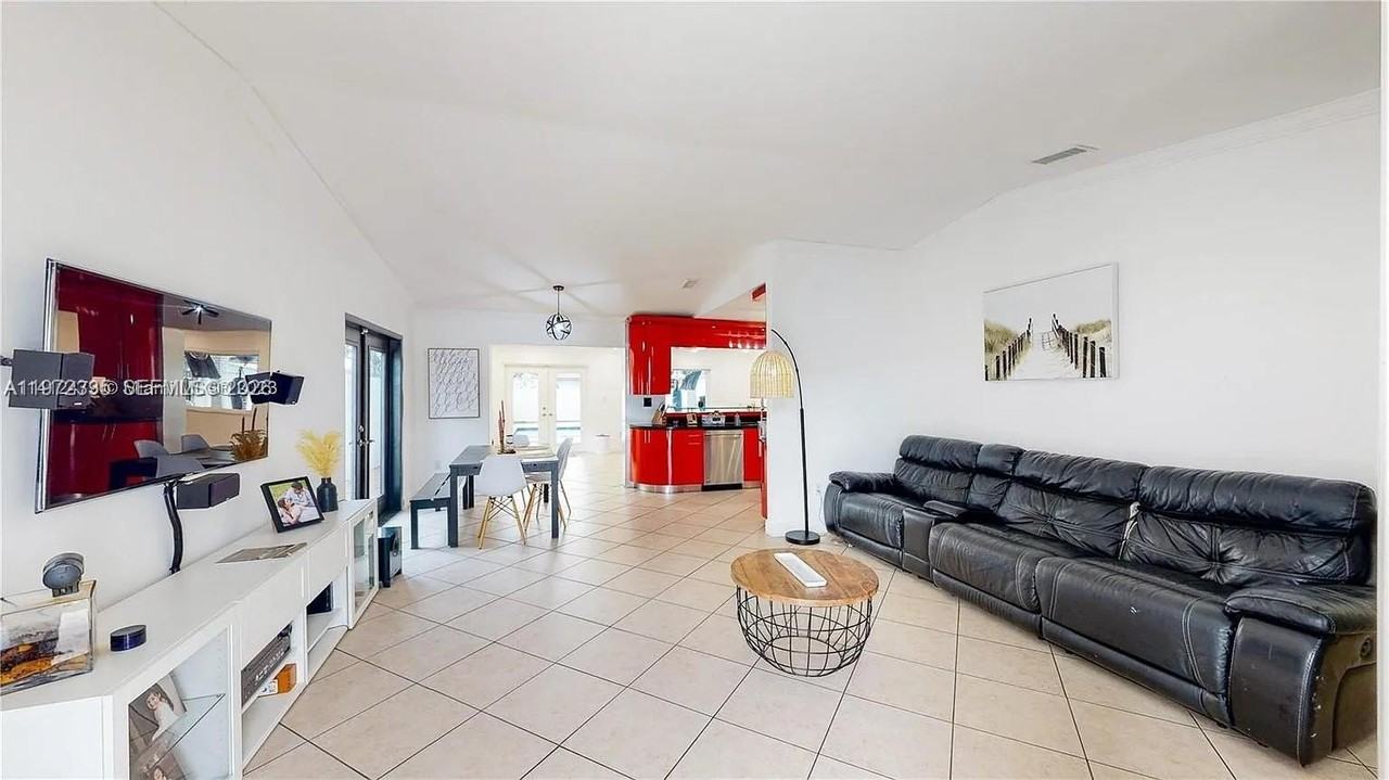 13821 Sw 14th St - Photo 3 of 43