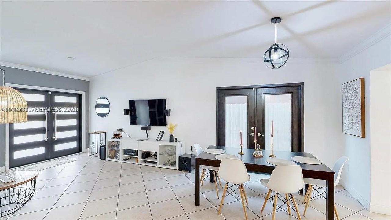 13821 Sw 14th St - Photo 6 of 43