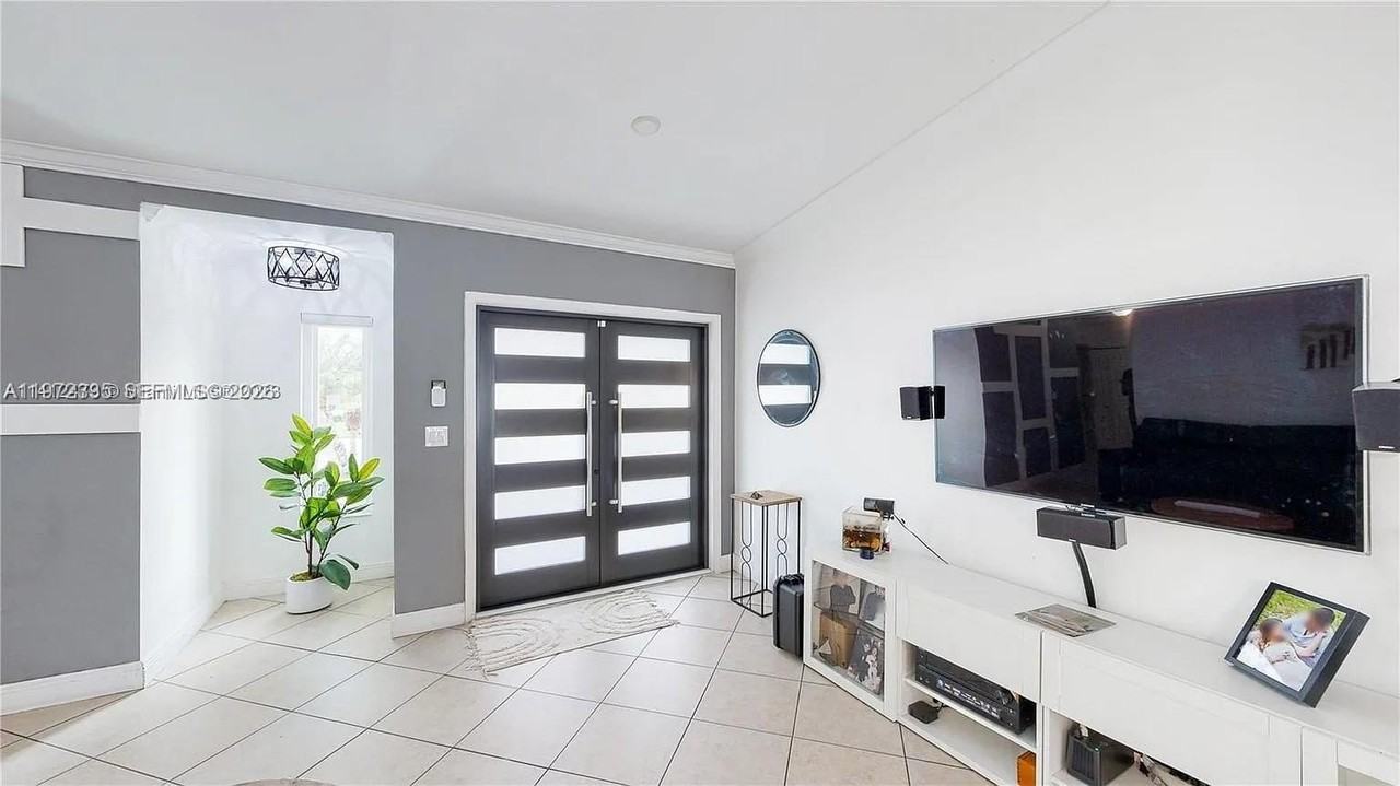 13821 Sw 14th St - Photo 7 of 43