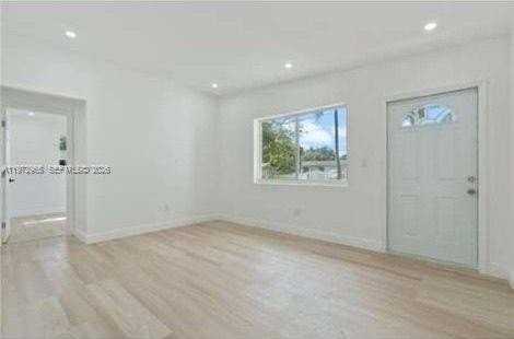 5701 Sw 41st St - Photo 5 of 25