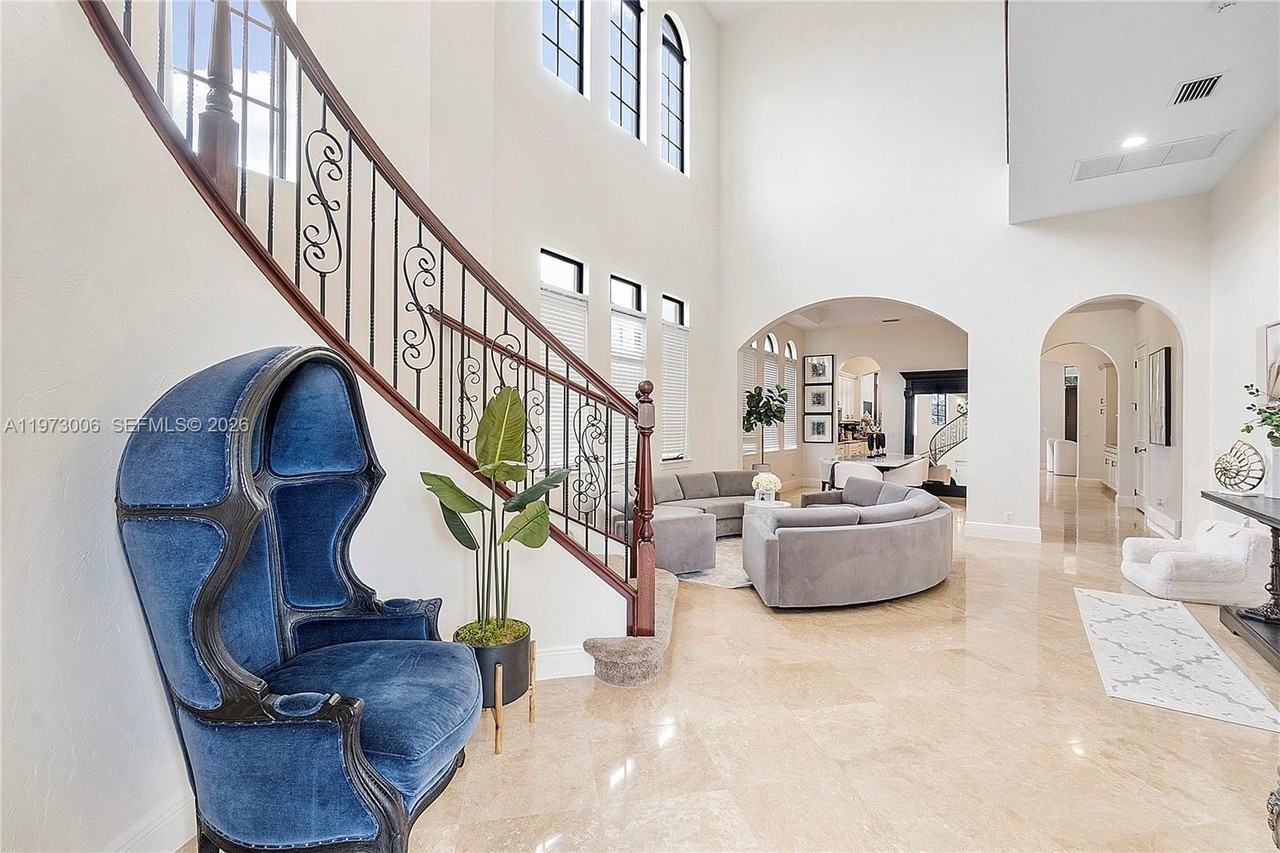 9564 Exbury Ct - Photo 3 of 50