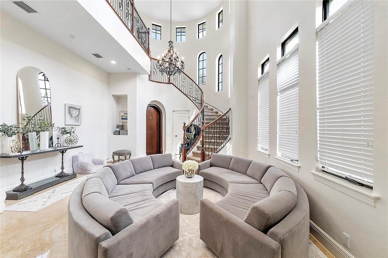 9564 Exbury Ct - Photo 6 of 50