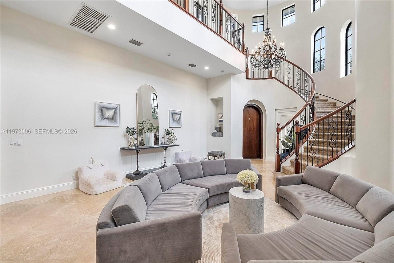 9564 Exbury Ct - Photo 7 of 50