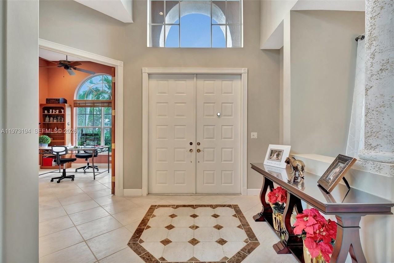 546 Nw 118th Ter - Photo 5 of 50