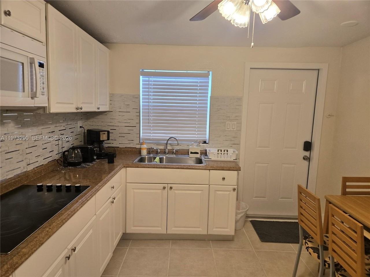 5712 Hollywood Blvd #2 - Photo 4 of 17