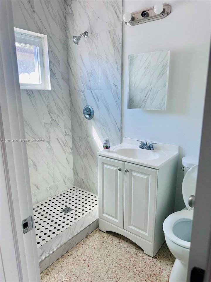 1450 Sw 6th St #2 - Photo 3 of 12