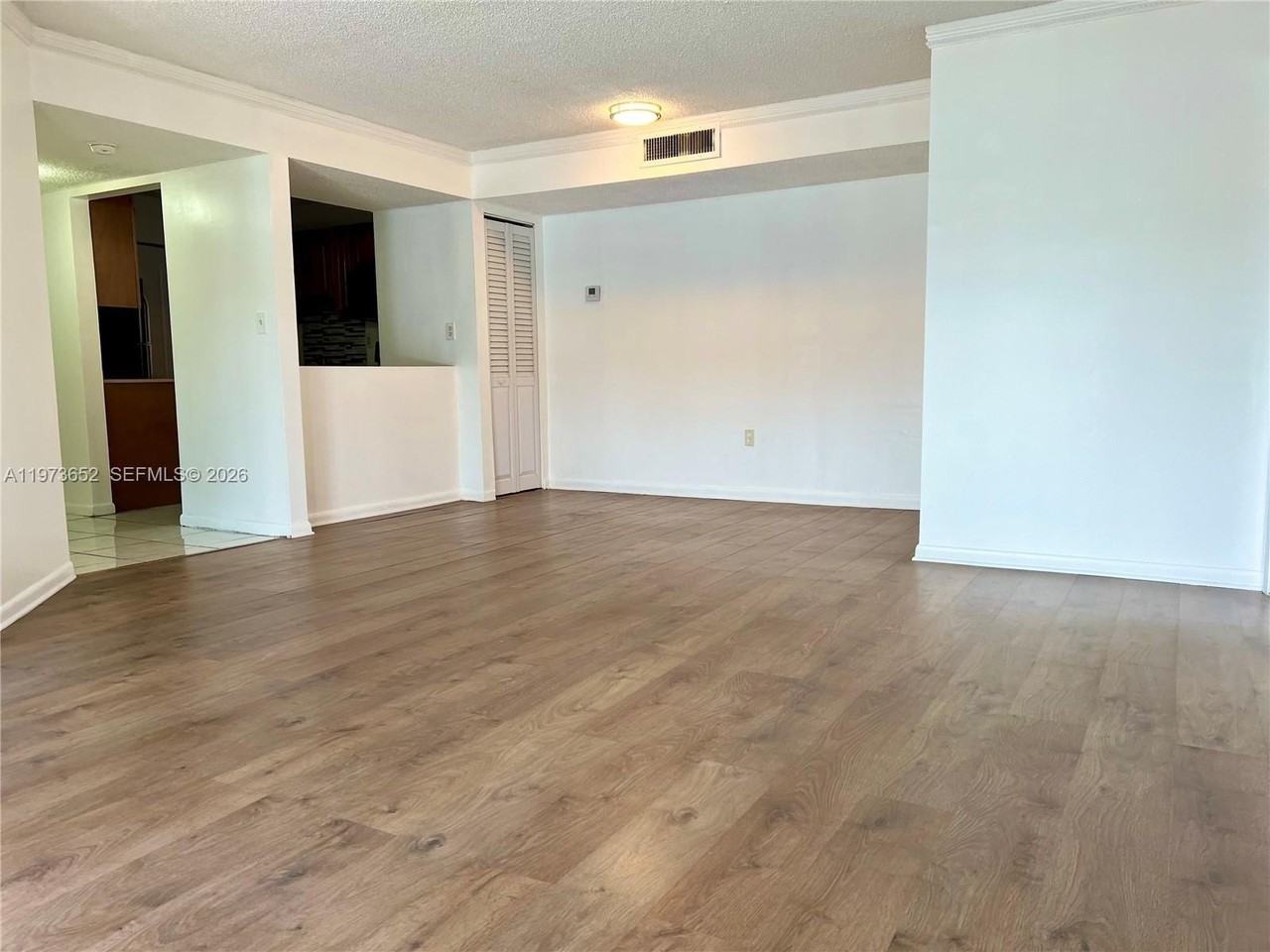 20761 Ne 4th Pl #104 - Photo 4 of 11