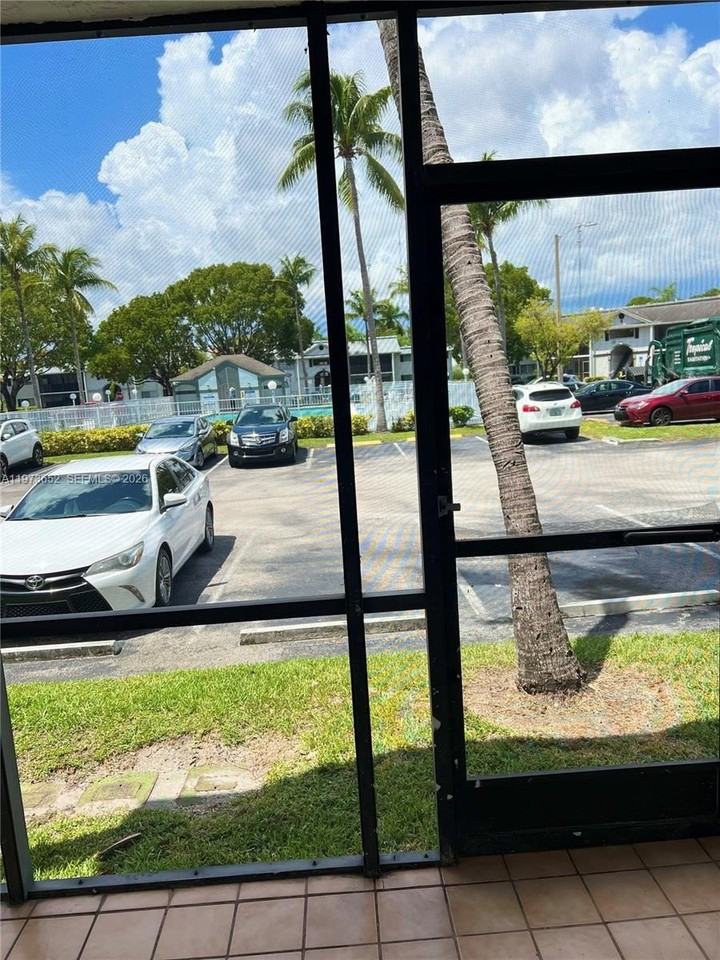 20761 Ne 4th Pl #104 - Photo 6 of 11