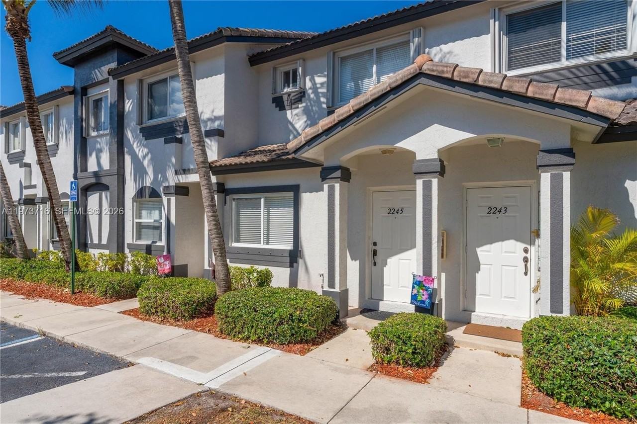 2245 Se 25th Ave #2245 - Photo 2 of 30