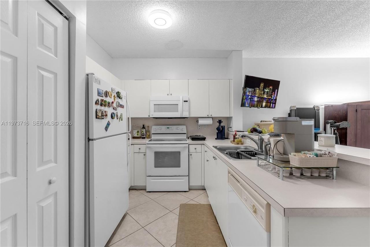 2245 Se 25th Ave #2245 - Photo 7 of 30