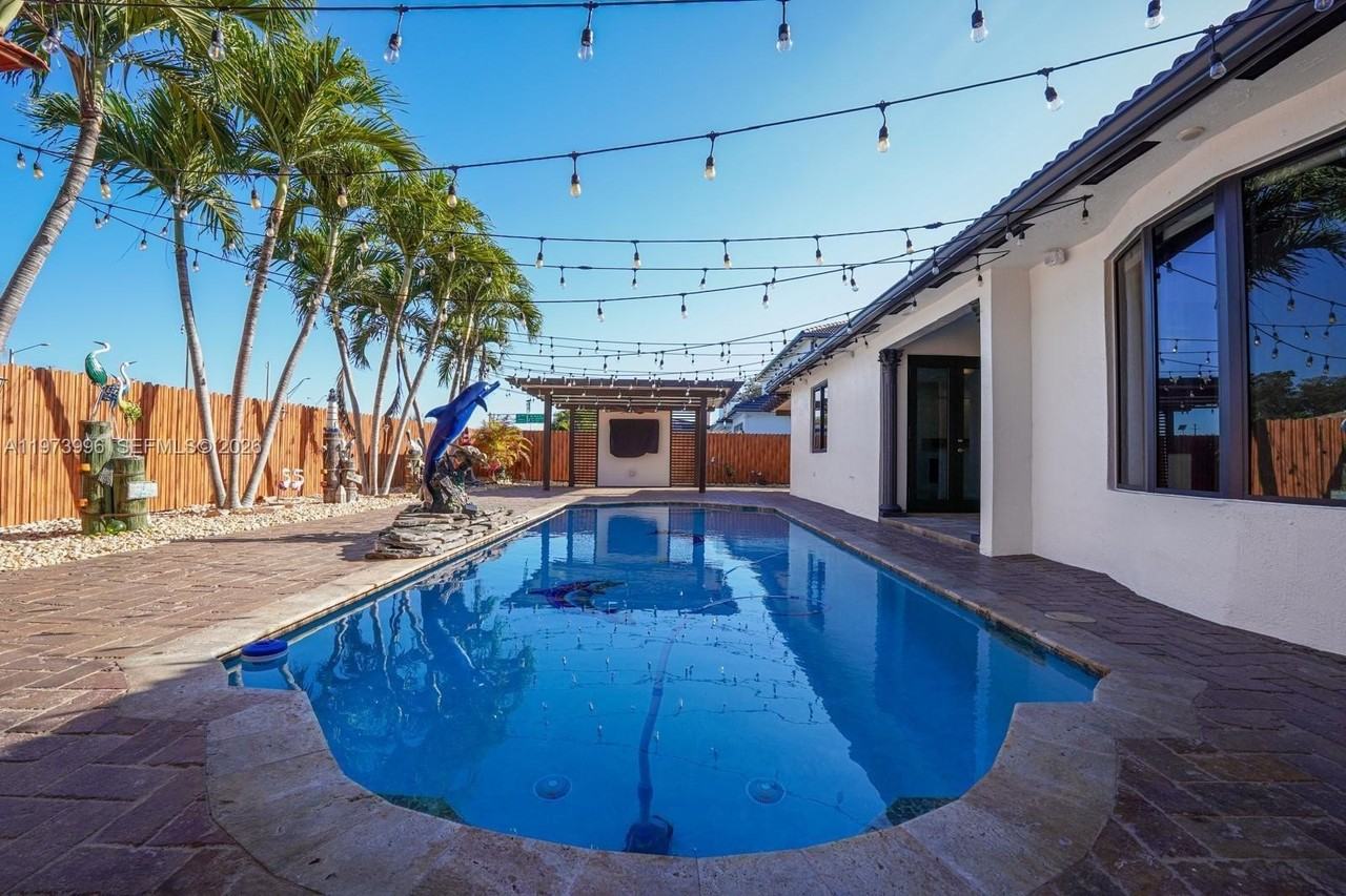 16401 Nw 77th Pl - Photo 2 of 15