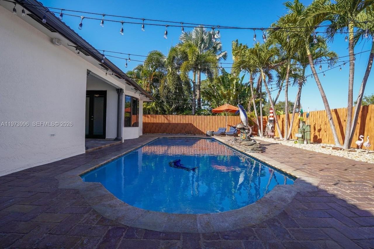 16401 Nw 77th Pl - Photo 4 of 15