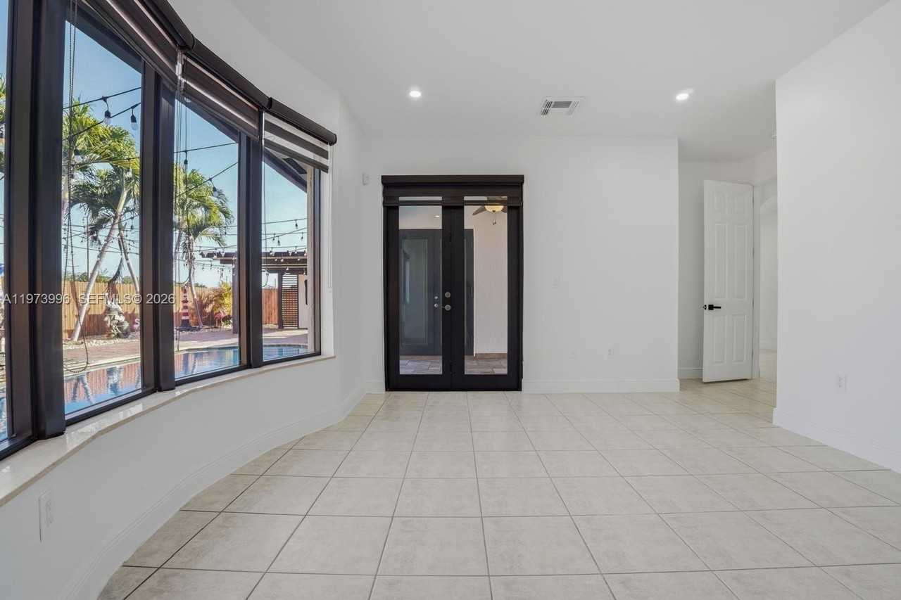 16401 Nw 77th Pl - Photo 6 of 15