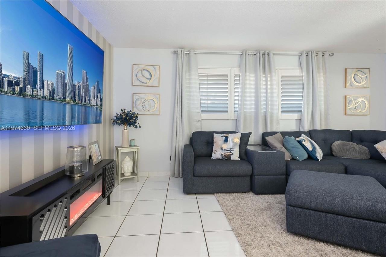 5640 Hayes St #5640 - Photo 3 of 32