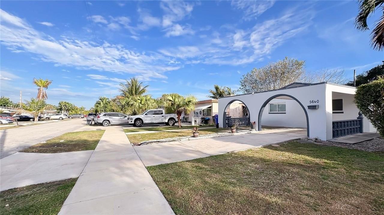 5640 Hayes St #5640 - Photo 4 of 32