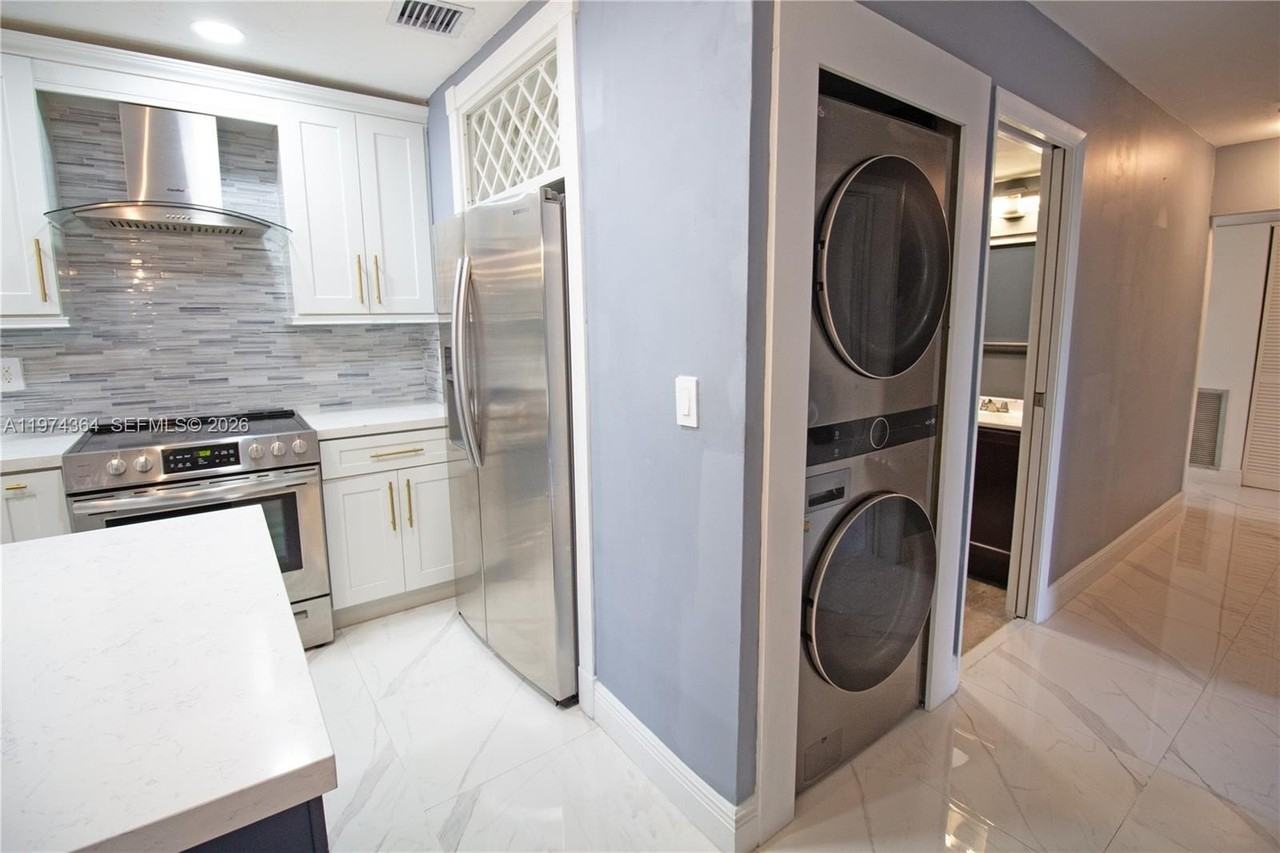 6802 Nw 78th St #0 - Photo 5 of 13