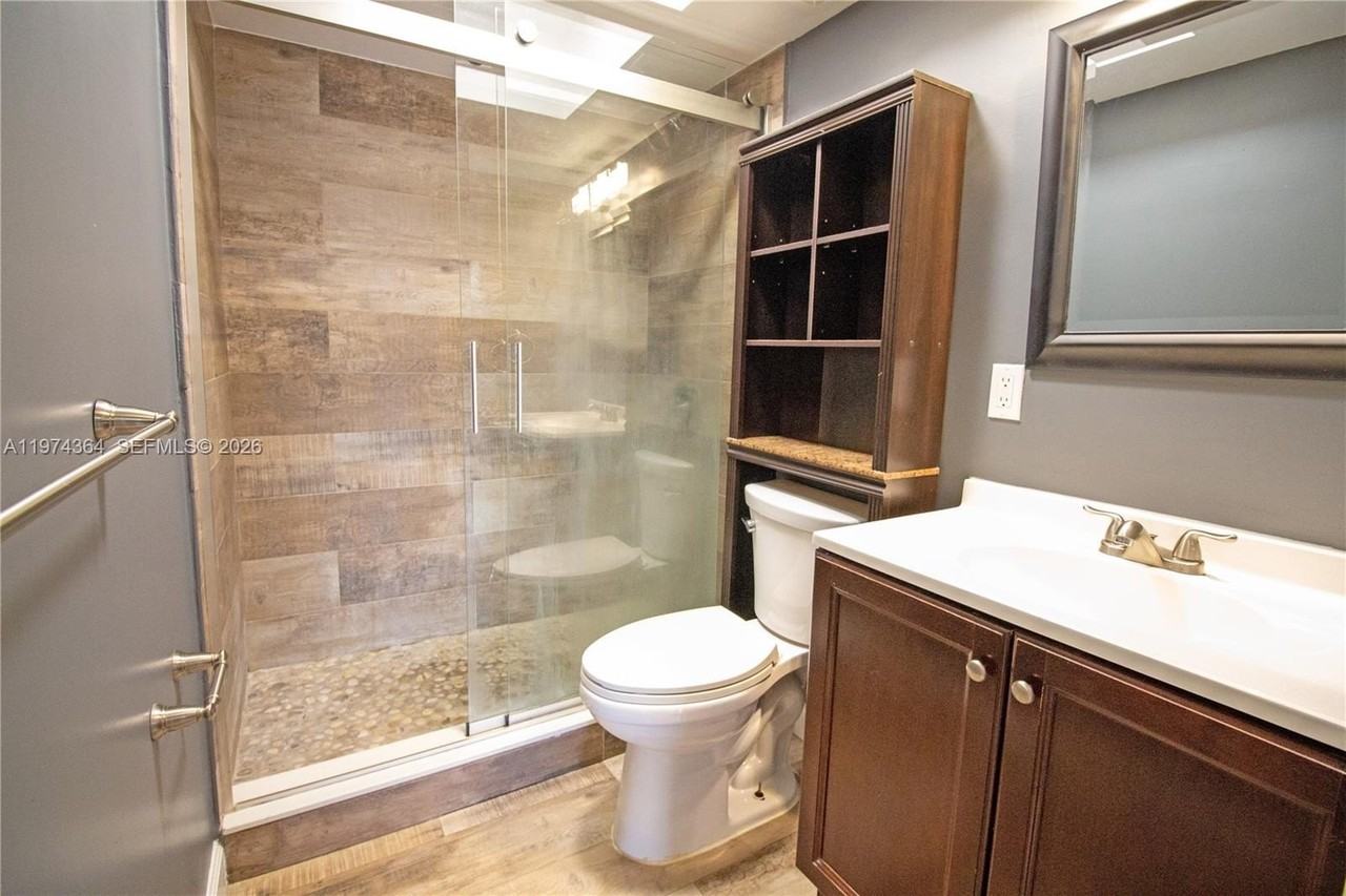 6802 Nw 78th St #0 - Photo 7 of 13