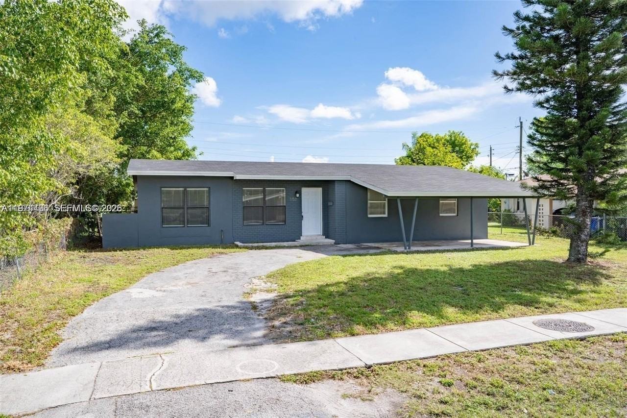 650 Sw 29th Ave - Photo 3 of 23