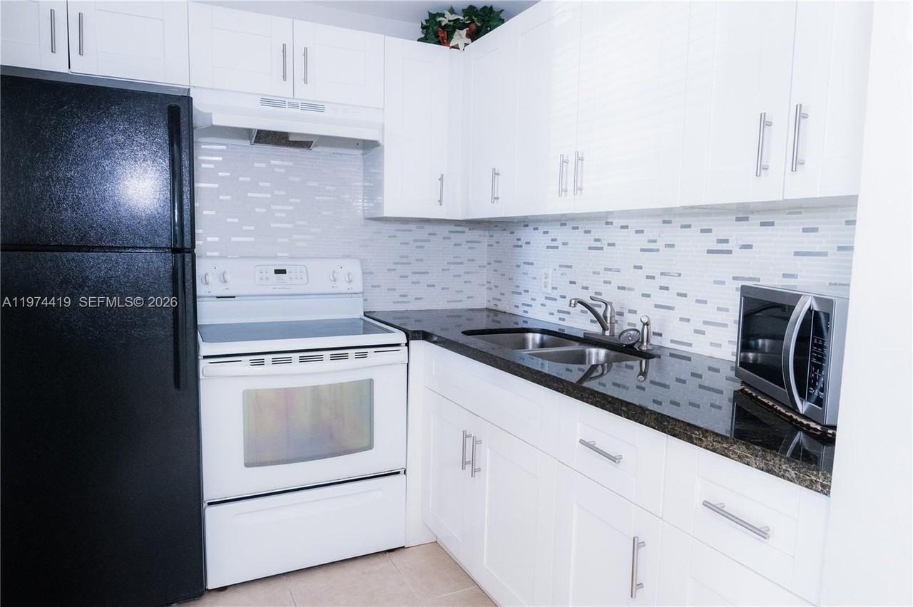 167 Newport K #167 - Photo 4 of 17