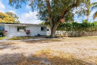 1301 Ne 153rd St - Photo 1 of 1