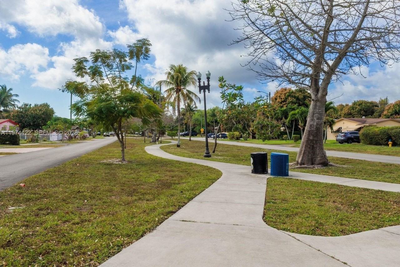 1301 Ne 153rd St - Photo 2 of 23