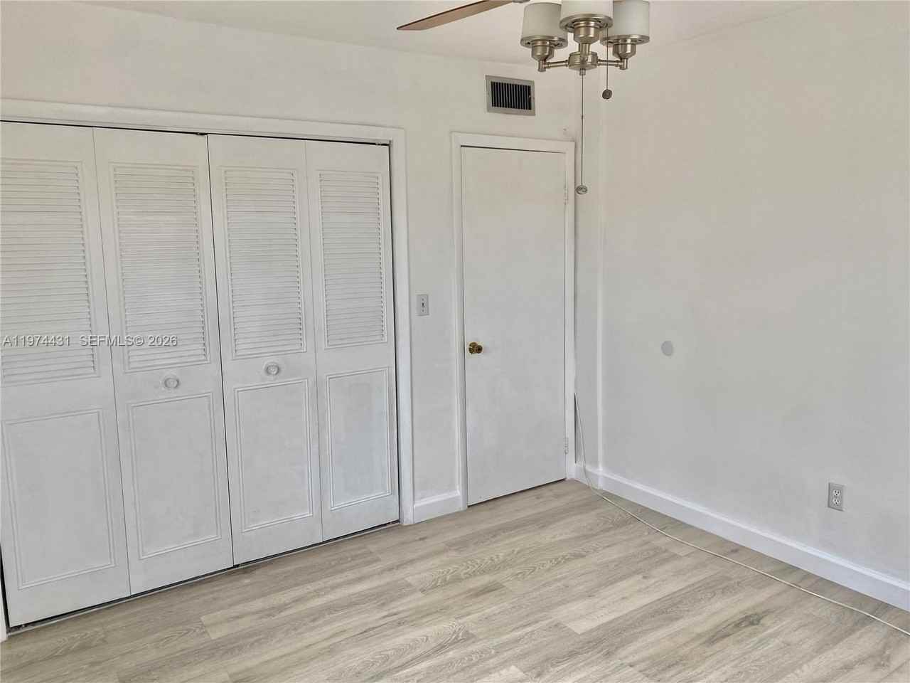 380 E 35th St #2118 - Photo 3 of 8