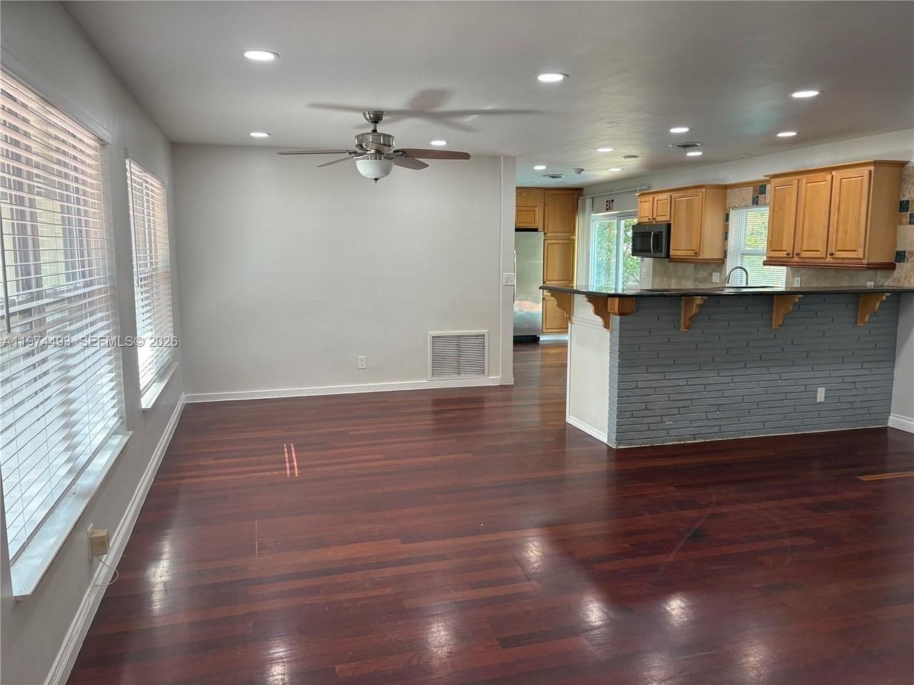 3617 Cleveland St - Photo 4 of 16