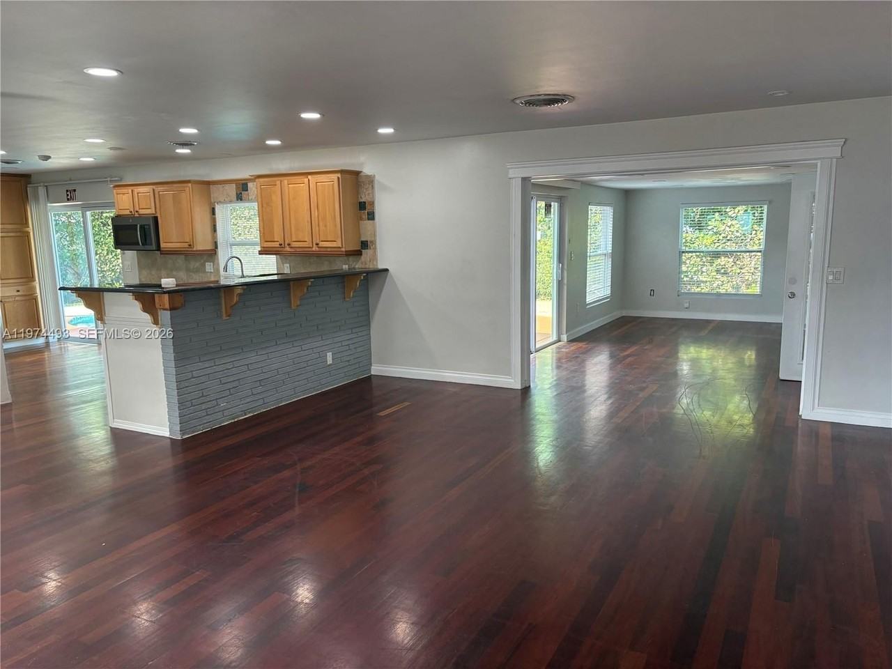 3617 Cleveland St - Photo 5 of 16