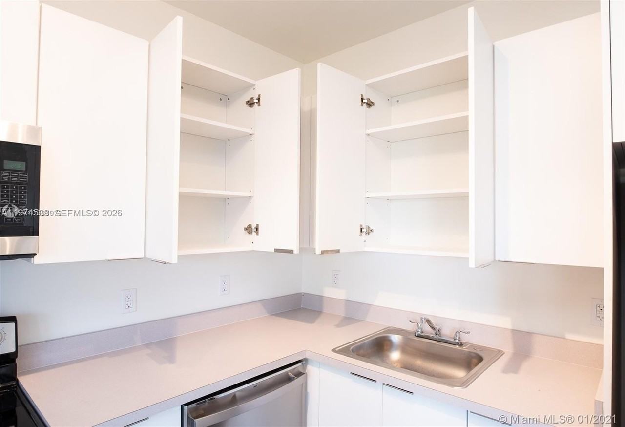 120 Ne 71st St #4 - Photo 4 of 18