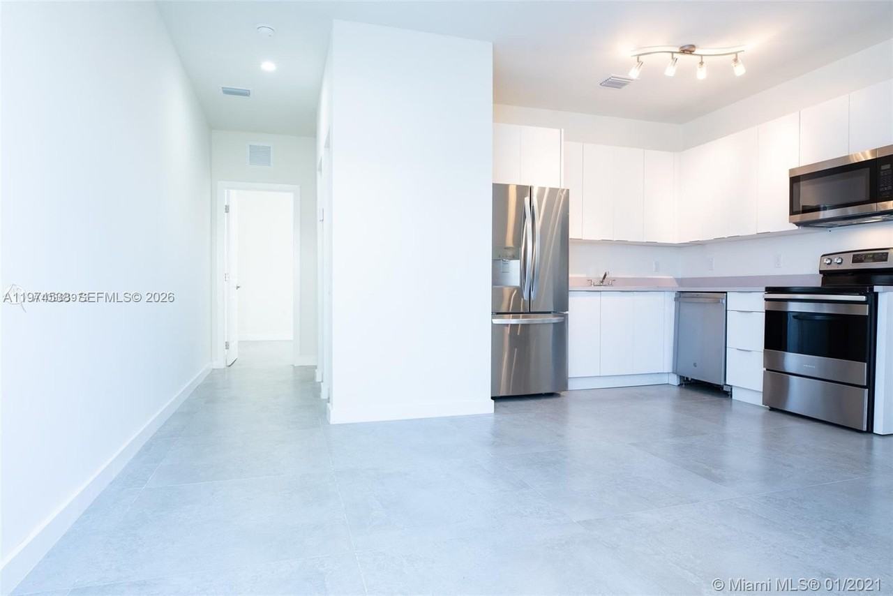 120 Ne 71st St #4 - Photo 6 of 18