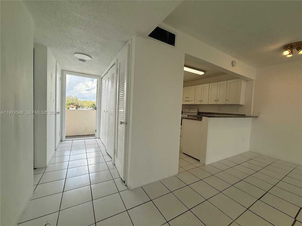 13215 Ne 6th Ave #309 - Photo 4 of 13