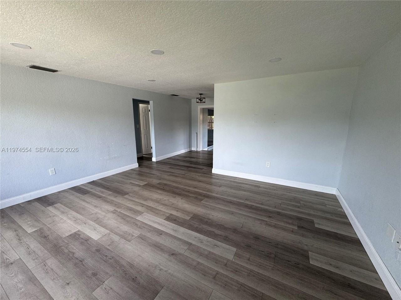 6868 Nw 28th St - Photo 2 of 20