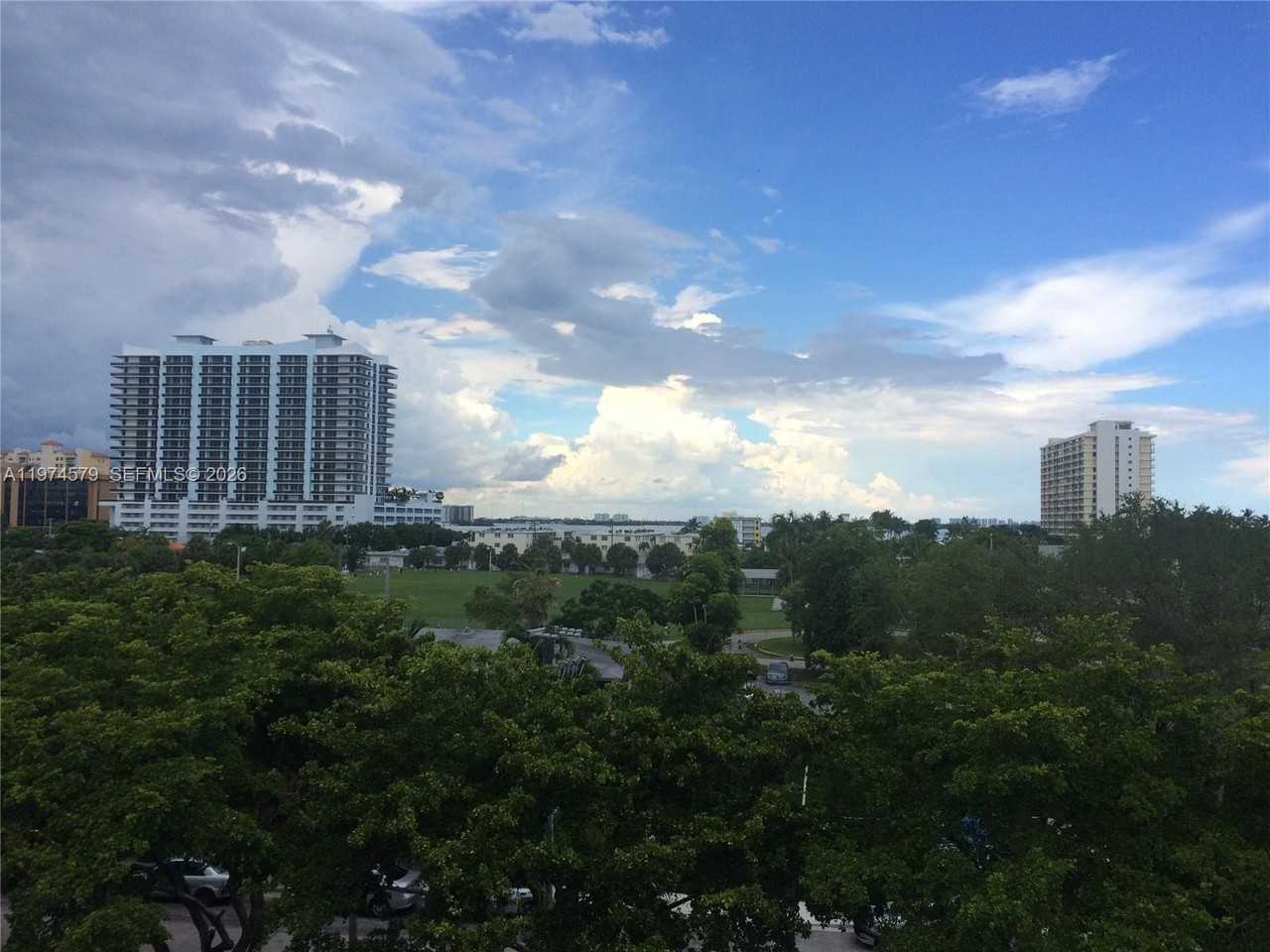 1801 S Treasure Dr #511