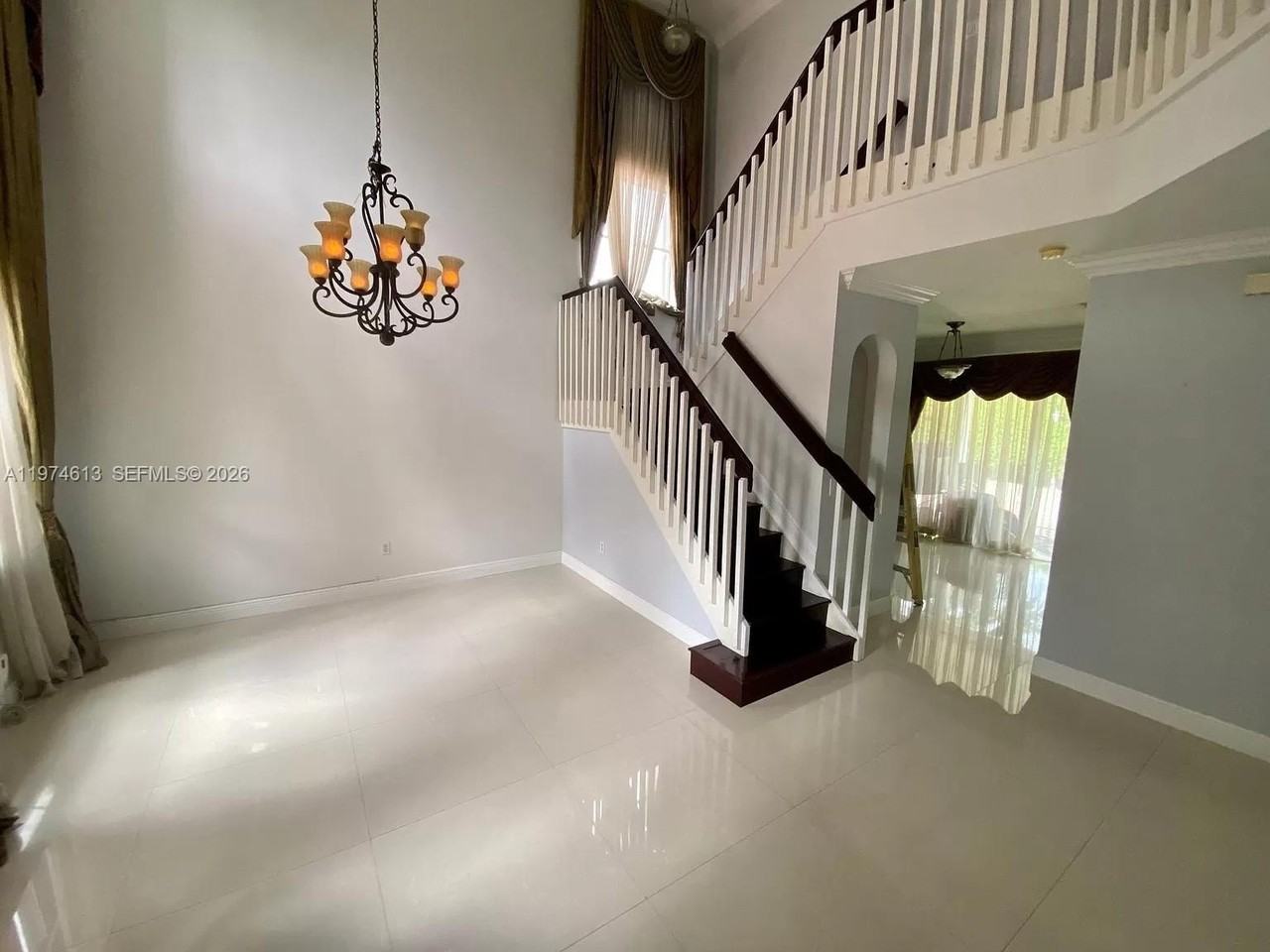 13851 Sw 38th Ln - Photo 4 of 15