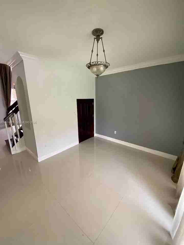 13851 Sw 38th Ln - Photo 5 of 15