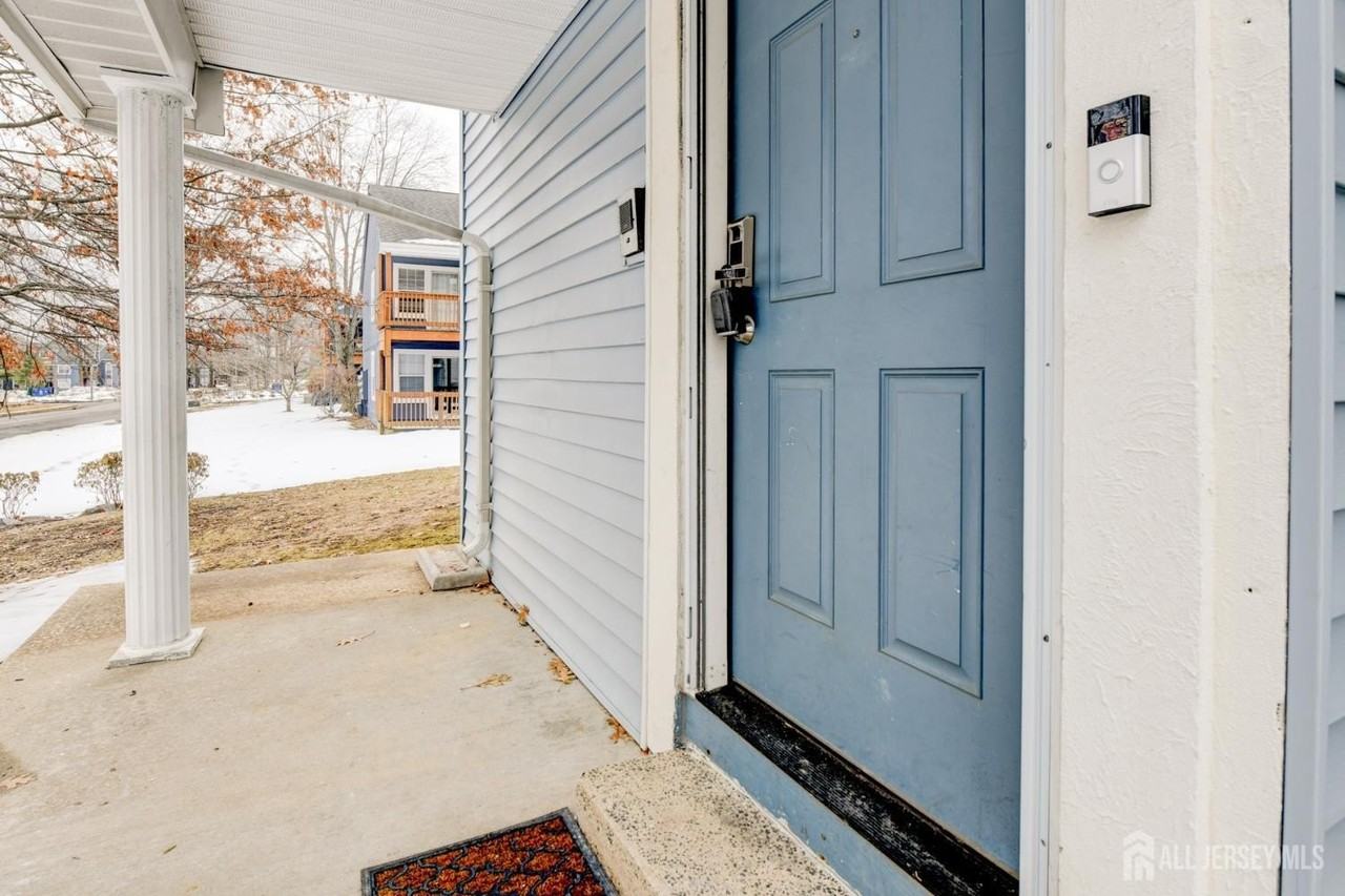 58 Tanglewood Ct - Photo 2 of 33