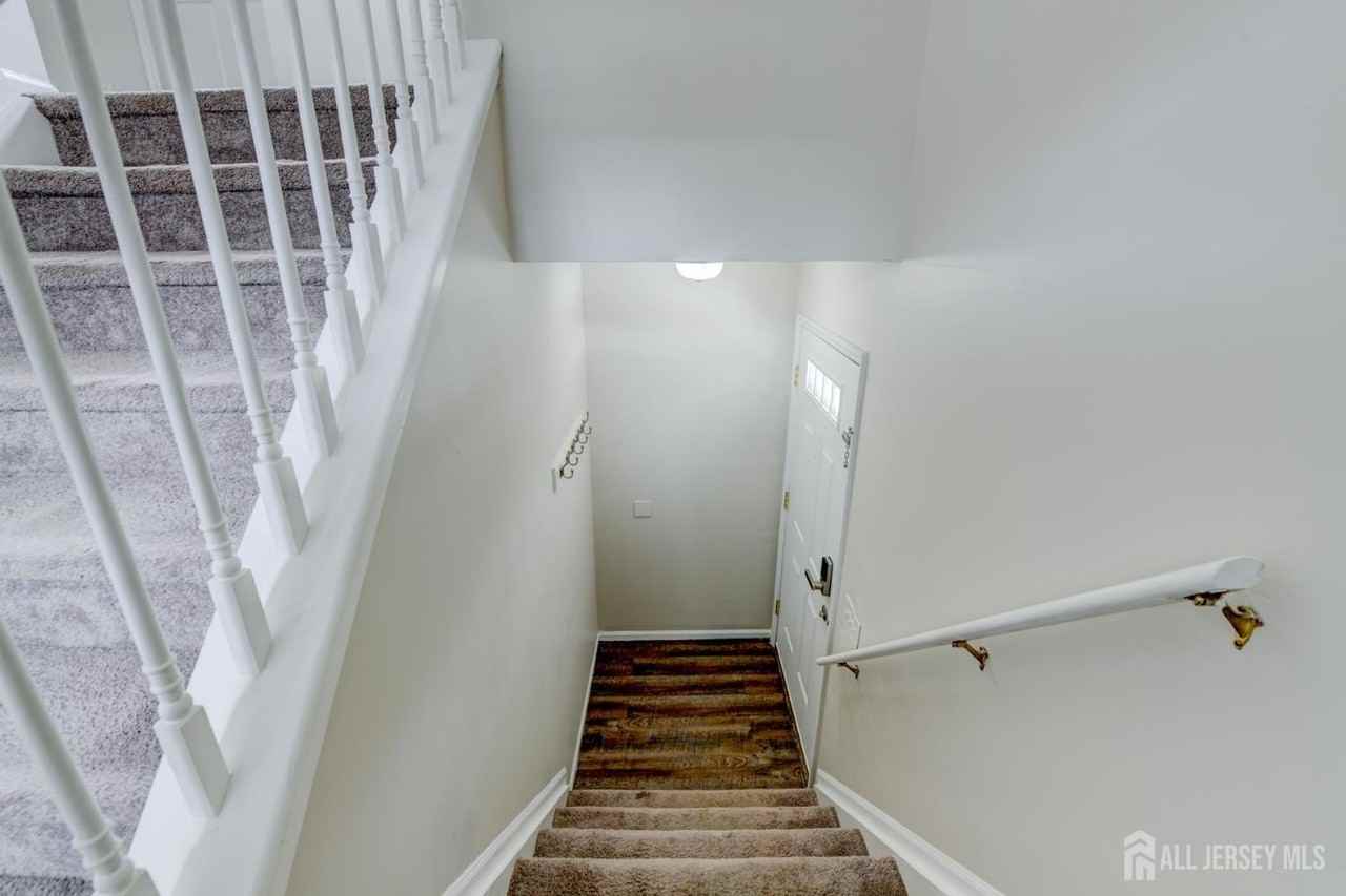 58 Tanglewood Ct - Photo 3 of 33