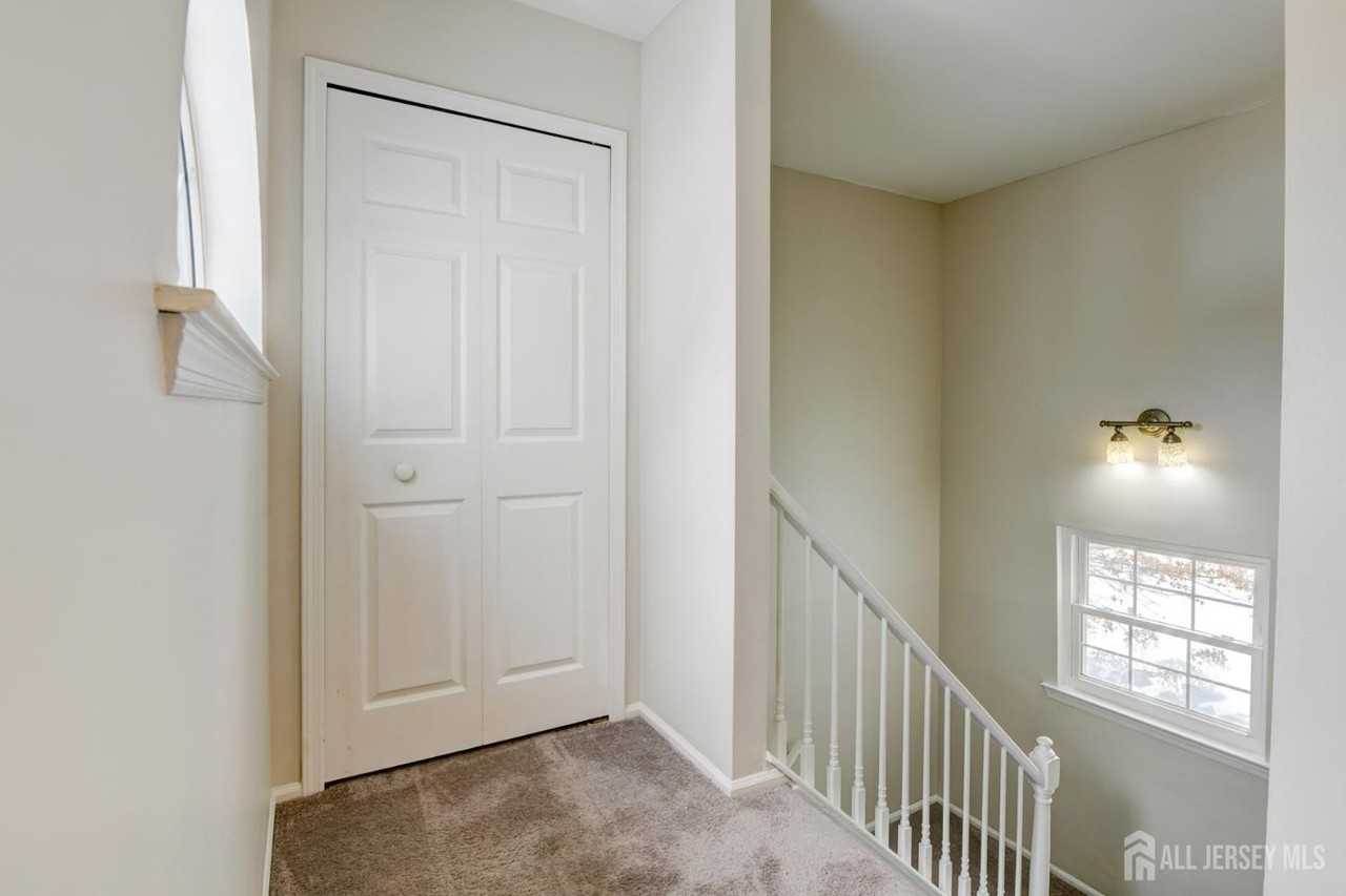 58 Tanglewood Ct - Photo 4 of 33